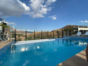 Departamento de Lujo con Piscina